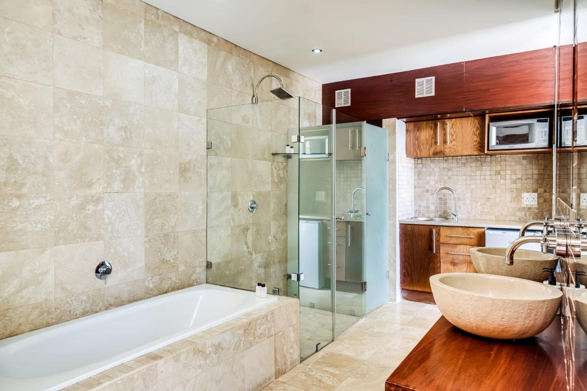 Villa 100 Geneva Drive Cape Town