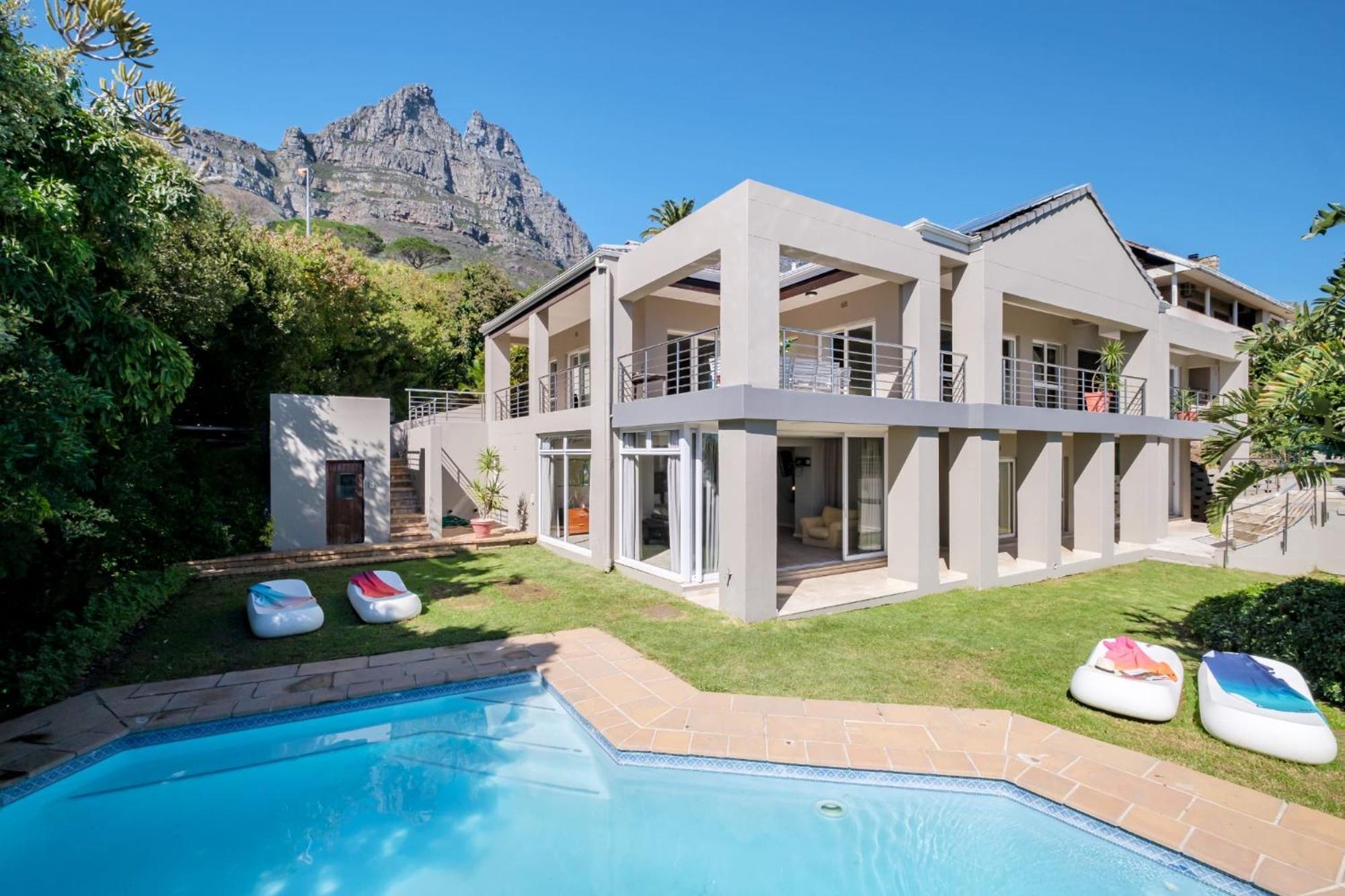 Villa 100 Geneva Drive